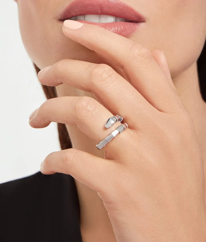 Bob snake Jennifer white gold ring