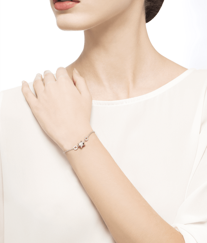 Bob Rollers Cara soft bracelet in white gold with pavé diamonds.
