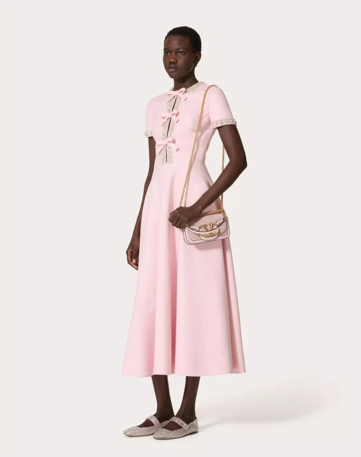 VALENTINO GARAVANI LOCÒ SMALL WOVEN LEATHER SHOULDER BAG ROSE QUARTZ
