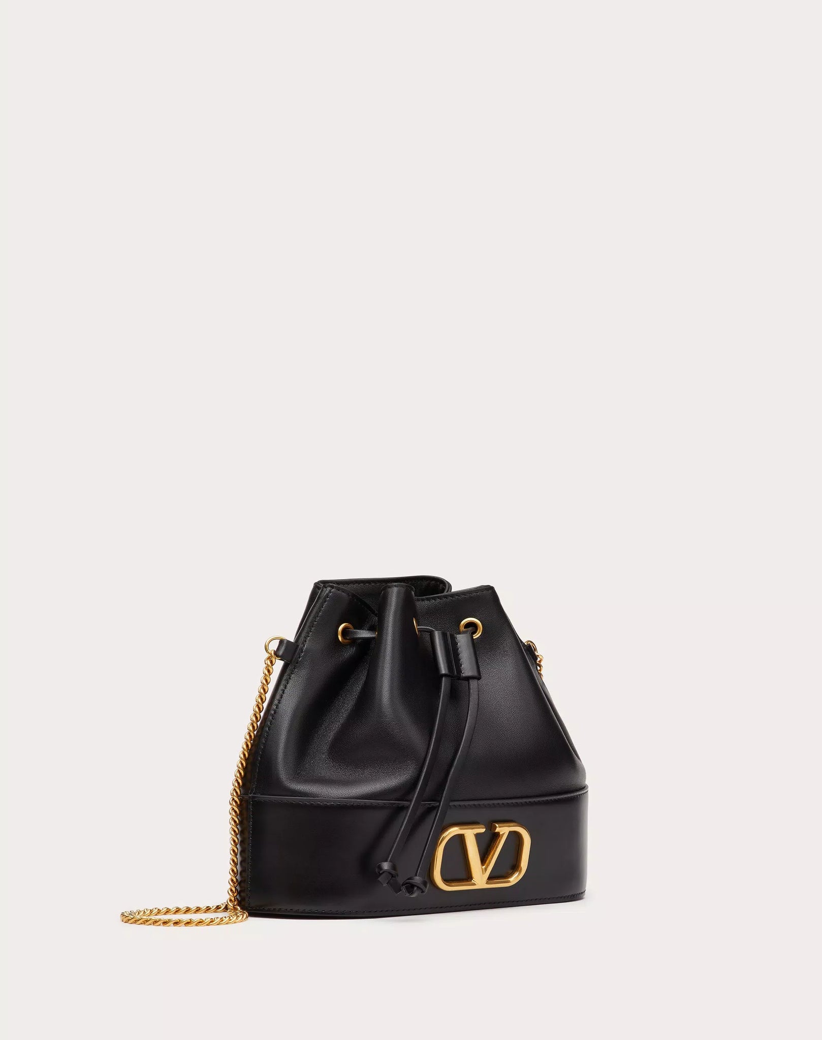 MINI BUCKET BAG IN NAPPA WITH VLOGO SIGNATURE CHAIN BLACK