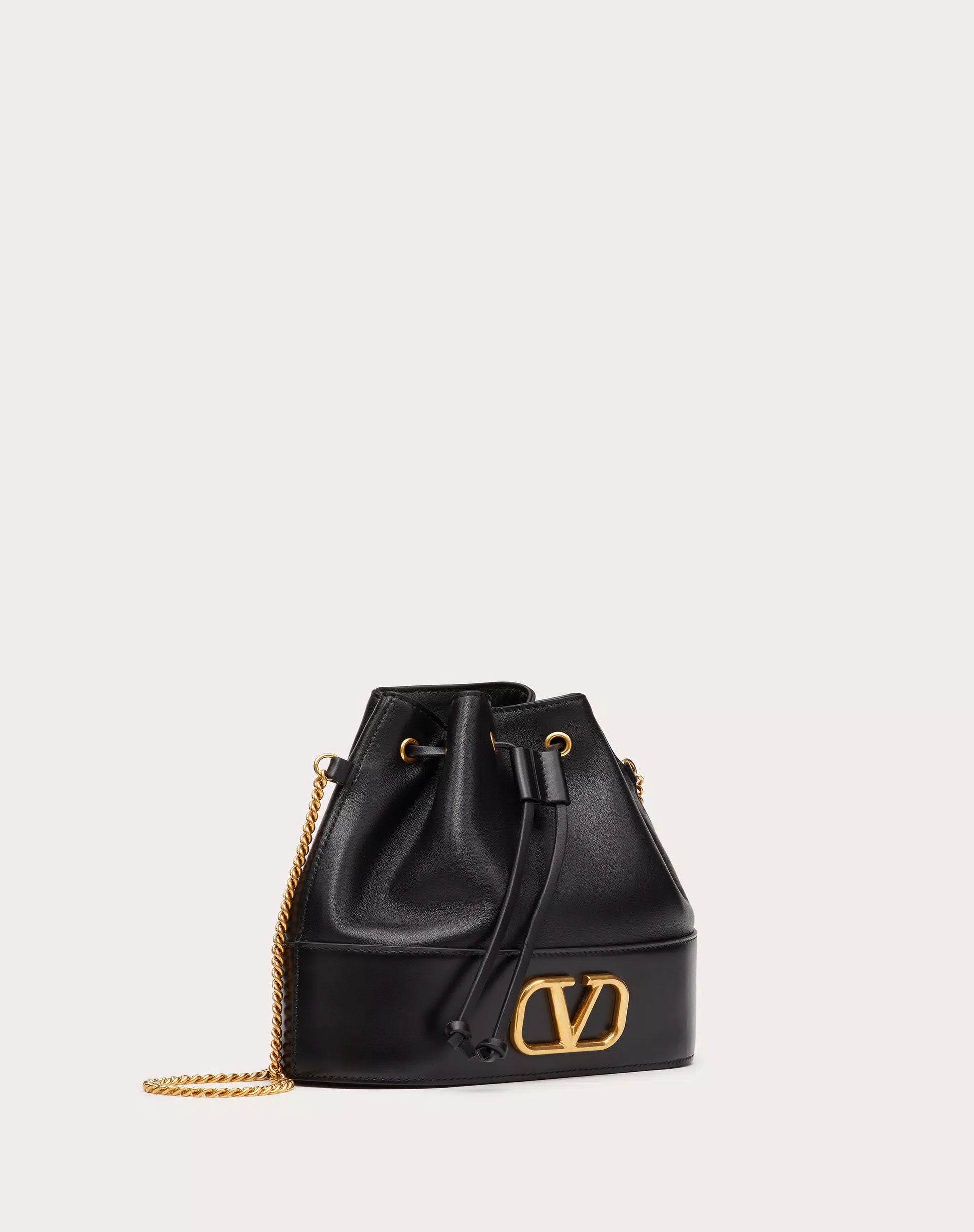 MINI BUCKET BAG IN NAPPA WITH VLOGO SIGNATURE CHAIN BLACK