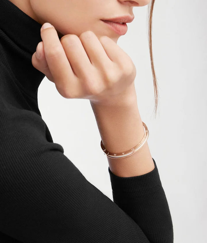 Bob Rollers Cara bracelet in rose gold with white ceramic.