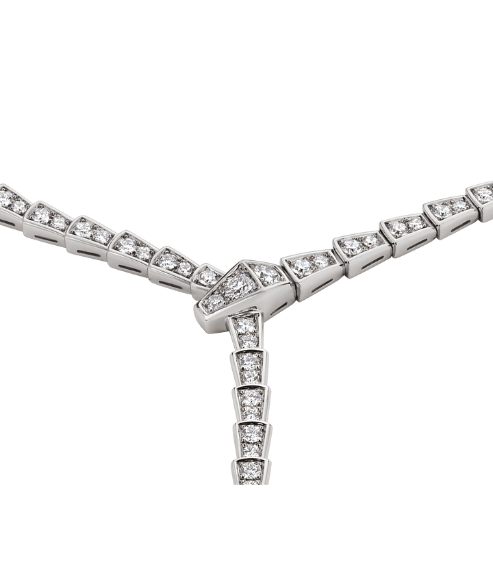 Bob snake datong slim necklace in white gold, set with full pavé diamonds.