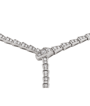 Bob snake datong slim necklace in white gold, set with full pavé diamonds.