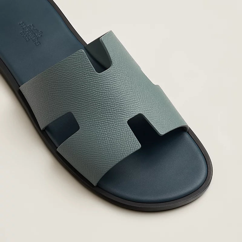 Hermes Izmir sandal bleu clair / gold