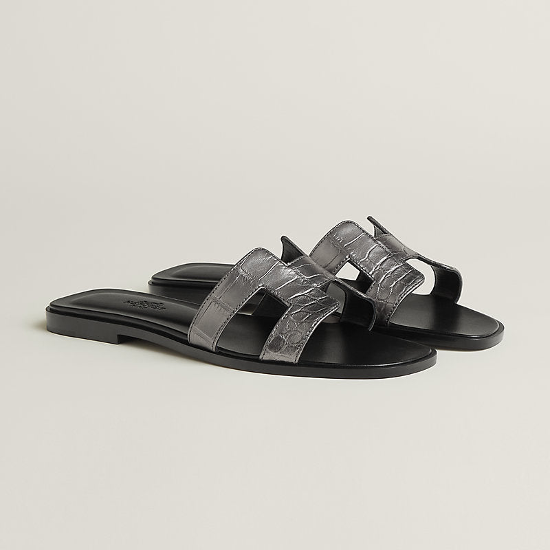 Hermes Oran sandal gris argenté